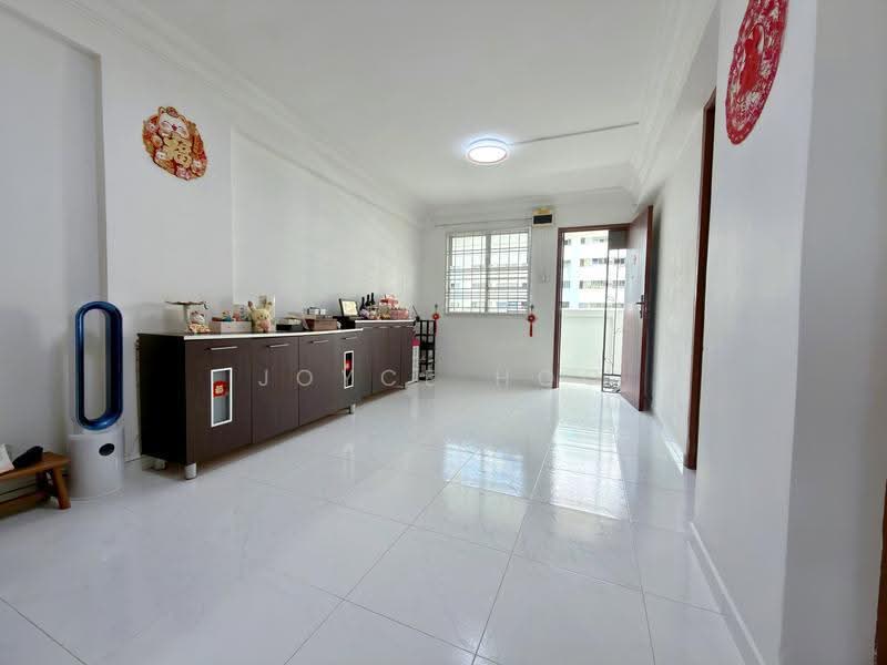 417 Tampines Street 41, 417 Tampines Street 41, Pasir Ris / Tampines, 2 Bedrooms, 646 sqft, HDB Flat For Sale, by Joyce Hoo, 500253847 - Living Room - PropertyGuru.com.sg