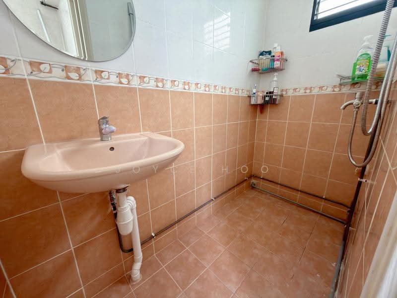 417 Tampines Street 41, 417 Tampines Street 41, Pasir Ris / Tampines, 2 Bedrooms, 646 sqft, HDB Flat For Sale, by Joyce Hoo, 500253847 - Bathroom - PropertyGuru.com.sg