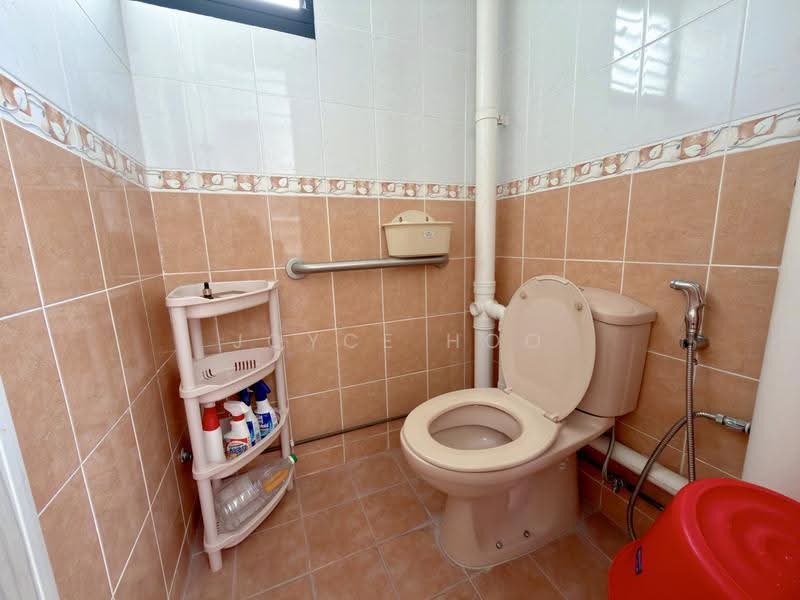 417 Tampines Street 41, 417 Tampines Street 41, Pasir Ris / Tampines, 2 Bedrooms, 646 sqft, HDB Flat For Sale, by Joyce Hoo, 500253847 - Bathroom - PropertyGuru.com.sg