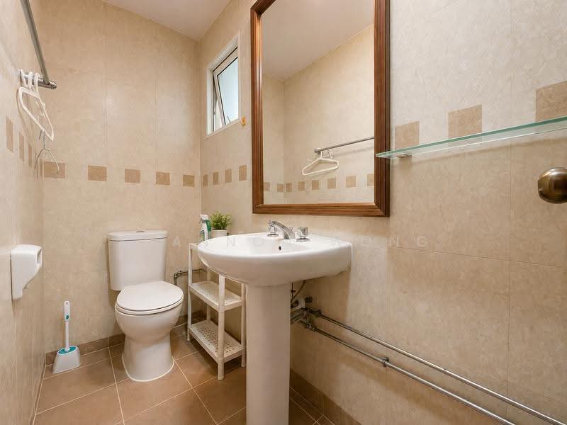Evergreen Park, 37 Hougang Avenue 7, Hougang / Punggol / Sengkang, 3 Bedrooms, 1,012 sqft, Condominium For Sale, by Shannon Wong, 500253909 - Common Bath - PropertyGuru.com.sg