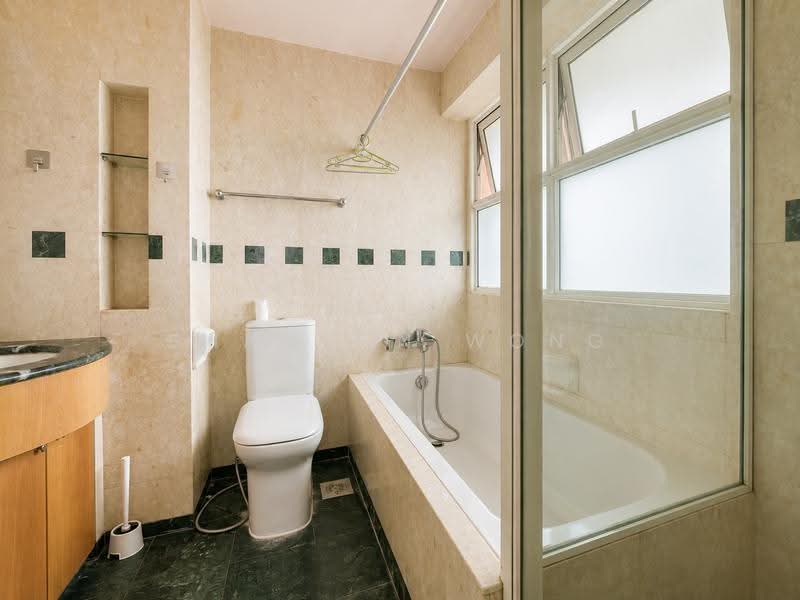 Evergreen Park, 37 Hougang Avenue 7, Hougang / Punggol / Sengkang, 3 Bedrooms, 1,012 sqft, Condominium For Sale, by Shannon Wong, 500253909 - Master Bath - PropertyGuru.com.sg