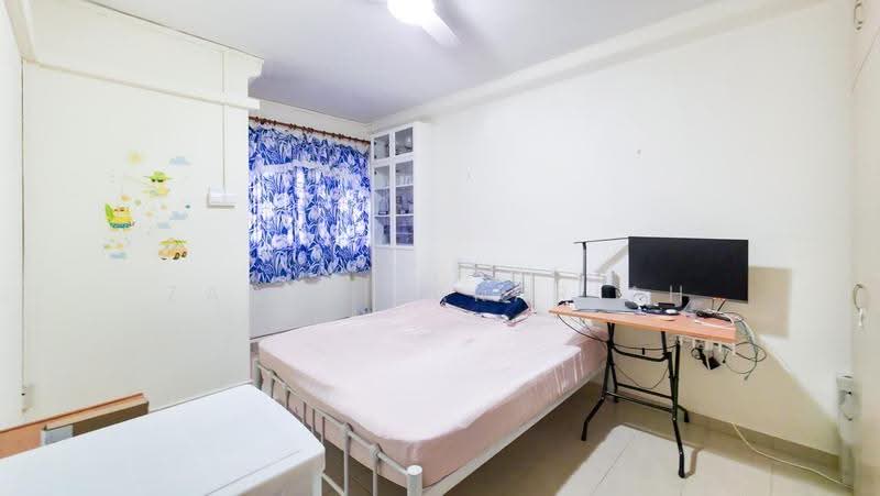 802 Yishun Ring Road, 802 Yishun Ring Road, Sembawang / Yishun, 2 Bedrooms, 796 sqft, HDB Flat For Rent, by Zabid Zakariah, 500253911 - Bedroom - PropertyGuru.com.sg