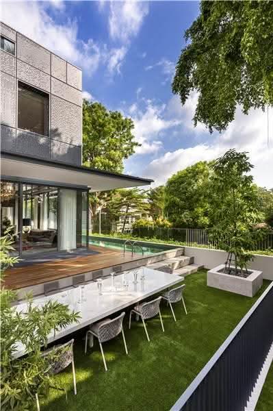 Victoria Park Villas, 3 Coronation Road, Tanglin / Holland / Bukit Timah, 5 Bedrooms, 4,700 sqft, Semi-Detached House For Sale, by Li Rong Teh, 500253924 - Exterior - PropertyGuru.com.sg