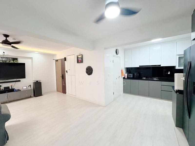 228B Punggol Field, 228B Punggol Field, Hougang / Punggol / Sengkang, 3 Bedrooms, 1,001 sqft, HDB Flat For Sale, by Lewis Ho, 500253929 - Living Room - PropertyGuru.com.sg