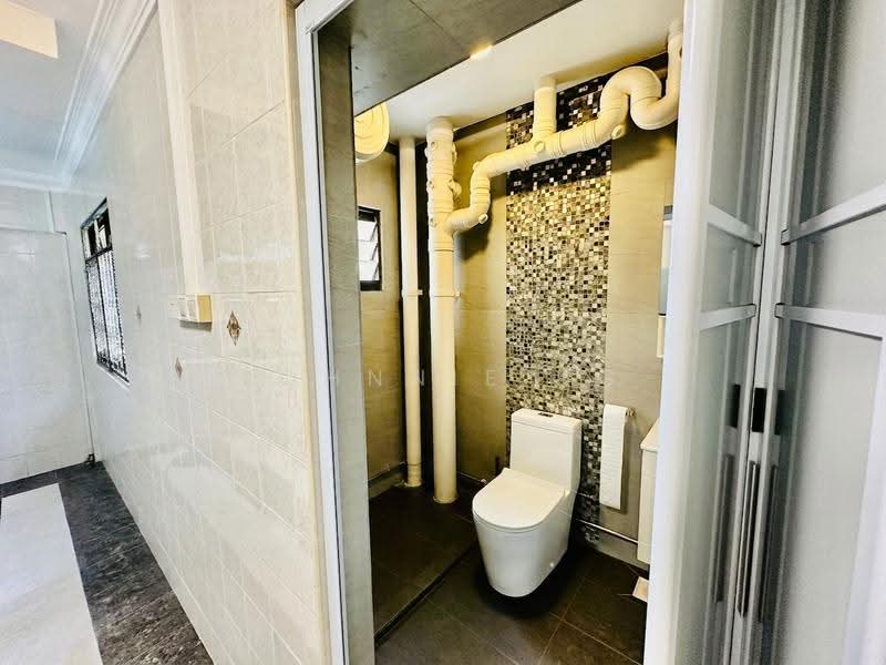 259A Compassvale Road, 259A Compassvale Road, Hougang / Punggol / Sengkang, 3 Bedrooms, 1,184 sqft, HDB Flat For Sale, by Johnnie Ng, 500253930 - Bathroom - PropertyGuru.com.sg