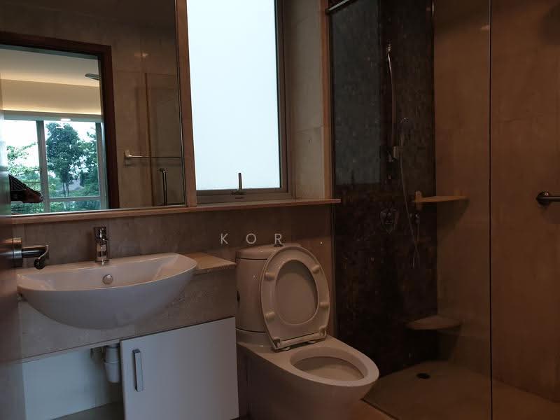 The Raintree, 81 Bukit Drive, Clementi Park / Upper Bukit Timah, 2 Bedrooms, 926 sqft, Condominium For Rent, by Kor ., 500253936 - Bathroom - PropertyGuru.com.sg