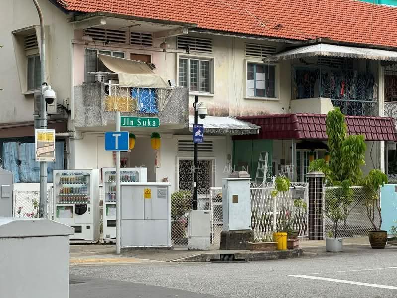 Jalan Suka walkup strata unit, jalan suka, Eunos / Geylang / Paya Lebar, 4 Bedrooms, 1,200 sqft, Walk-up Apartment For Sale, by Lucas Chen 陈昭才, 500253955 - PropertyGuru.com.sg