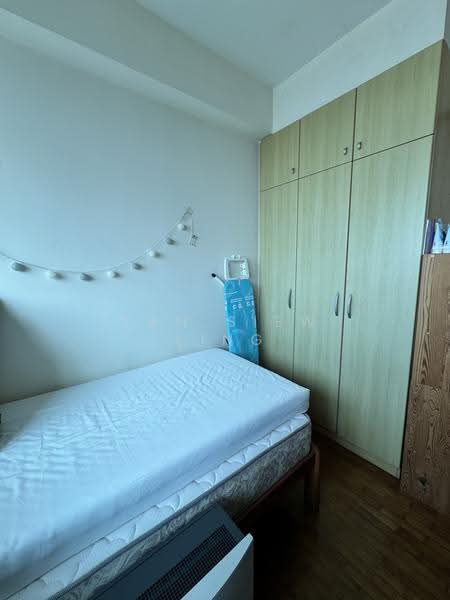 Queens, 10 Stirling Road, Alexandra / Commonwealth, 3 Bedrooms, 1,194 sqft, Condominium For Rent, by Tan Siew Ling, 500253992 - Bedroom - PropertyGuru.com.sg