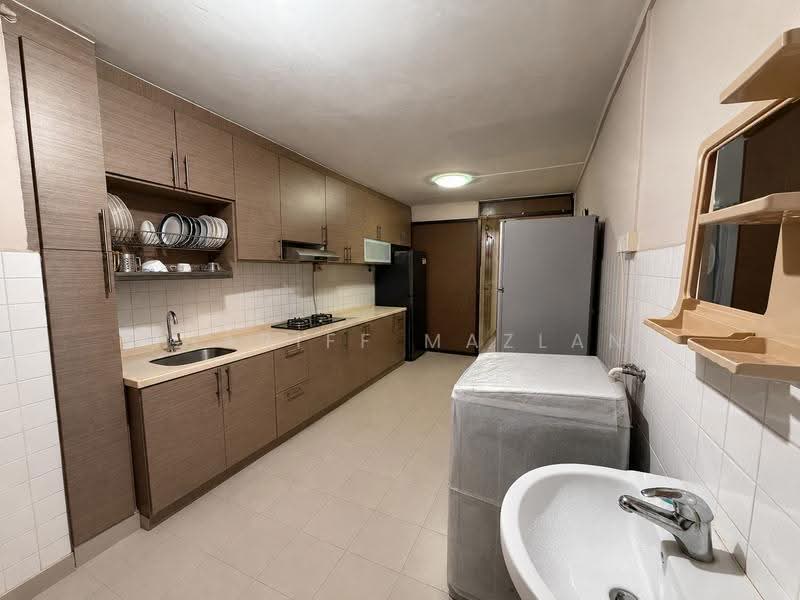 466 Jurong West Street 41, 466 Jurong West Street 41, Boon Lay / Jurong / Tuas, 4 Bedrooms, 980 sqft, HDB Flat For Sale, by Shariff Mazlan, 500254005 - Kitchen - PropertyGuru.com.sg