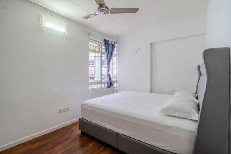 Undervalued 4 Rooms HDB Near Sengkang Grand Mall, Compassvale, 3 Bedrooms, 969 sqft, HDB Flat For Sale, by Christine Gouw, 500254035 - Bedroom - PropertyGuru.com.sg