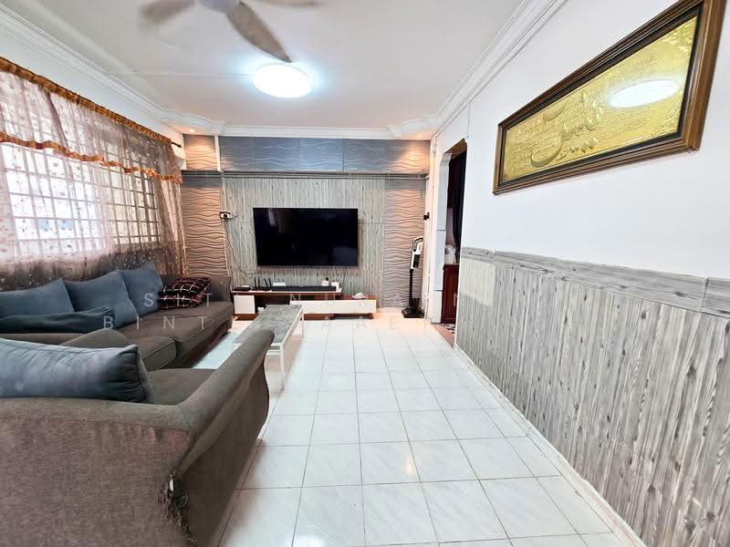 395 Yishun Ring Road, 395 Yishun Ring Road, Sembawang / Yishun, 3 Bedrooms, 904 sqft, HDB Flat For Sale, by Siti Nurainina Binte Saaet (Nina Saaet), 500254056 - Living Room - PropertyGuru.com.sg