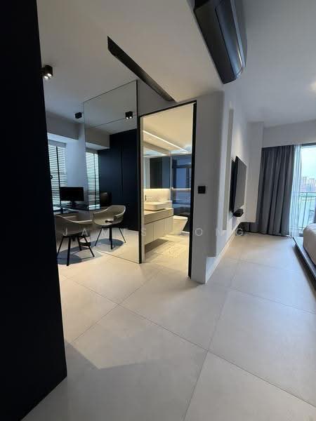 139A Lorong 1A Toa Payoh, 139A Lorong 1A Toa Payoh, Balestier / Toa Payoh, 2 Bedrooms, 1,184 sqft, HDB Flat For Rent, by James Hong, 500254059 - Master Bedroom and Walk In Wardrobe - PropertyGuru.com.sg