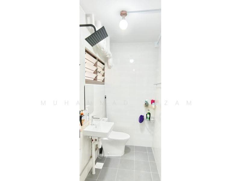 862 Woodlands Street 83, 862 Woodlands Street 83, Admiralty / Woodlands, 4 Bedrooms, 1,367 sqft, HDB Flat For Sale, by Muhammad Nizam, 500254064 - Bathroom - PropertyGuru.com.sg