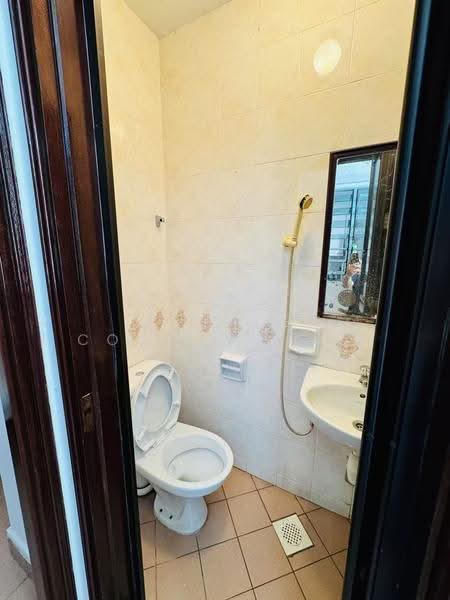 247969, 381 tanglin road, Alexandra / Commonwealth, Room Rental, 80 sqft, Apartment For Rent, by BUNNY, 500254081 - Bathroom - PropertyGuru.com.sg