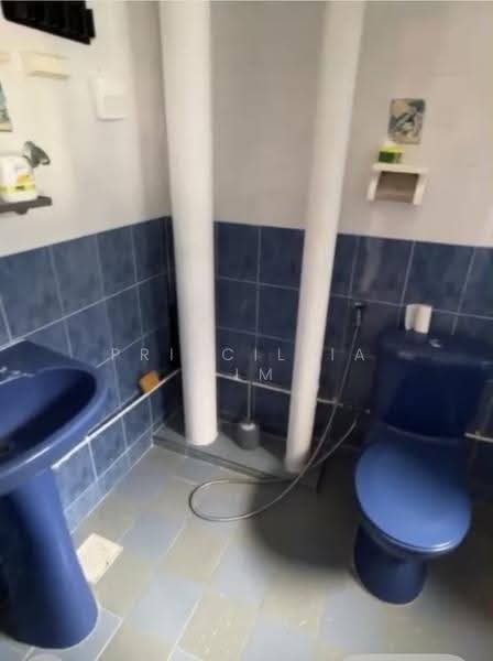726 Tampines Street 71, 726 Tampines Street 71, Pasir Ris / Tampines, Room Rental, 115 sqft, HDB Flat For Rent, by Priscillia Lim, 500254087 - Bathroom - PropertyGuru.com.sg