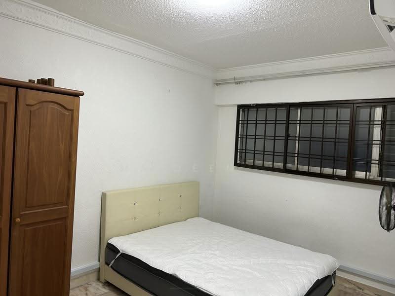 124 Lorong 1 Toa Payoh, 124 Lorong 1 Toa Payoh, Balestier / Toa Payoh, 2 Bedrooms, 700 sqft, HDB Flat For Rent, by Maideen ., 500254111 - Bedroom - PropertyGuru.com.sg