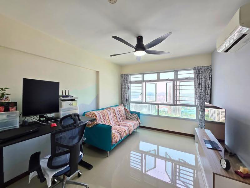 183C Woodlands Street 13, 183C Woodlands Street 13, Admiralty / Woodlands, 3 Bedrooms, 1,001 sqft, HDB Flat For Sale, by Kian Ang, 500254114 - Living Room - PropertyGuru.com.sg