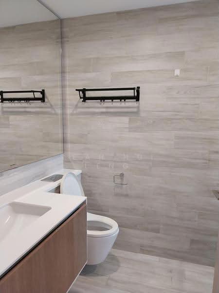 J Gateway, 6 Gateway Drive, Boon Lay / Jurong / Tuas, 1 Bedroom, 527 sqft, Condominium For Rent, by Seah Hui Leng, 500254117 - Bathroom - PropertyGuru.com.sg