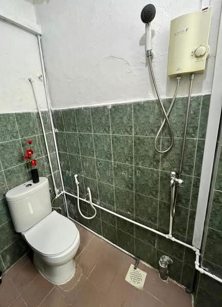 Hoot Kiam Mansion, 21A Hoot Kiam Road, Tanglin / Holland / Bukit Timah, Room Rental, 154 sqft, Walk-up Apartment For Rent, by Wendy, 500254156 - Bathroom - PropertyGuru.com.sg