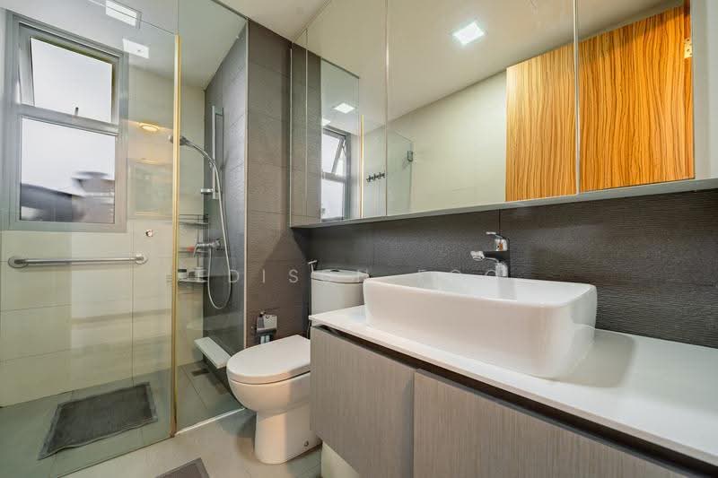 FLO Residence, 1 Punggol Field Walk, Hougang / Punggol / Sengkang, 4 Bedrooms, 1,346 sqft, Condominium For Sale, by Edison Foo, 500254169 - Bathroom - PropertyGuru.com.sg