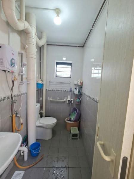 128 Pending Road, 128 Pending Road, Dairy Farm / Bukit Panjang / Choa Chu Kang, 3 Bedrooms, 1,108 sqft, HDB Flat For Sale, by James Yeo, 500254178 - Bathroom - PropertyGuru.com.sg