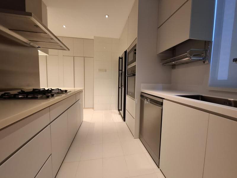 Cairnhill Crest, 2 Cairnhill Circle, Orchard / River Valley, 4 Bedrooms, 1,733 sqft, Condominium For Rent, by Lily Lim, 500254186 - Kitchen - PropertyGuru.com.sg