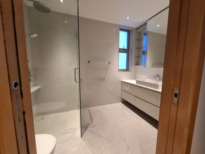 Cairnhill Crest, 2 Cairnhill Circle, Orchard / River Valley, 4 Bedrooms, 1,733 sqft, Condominium For Rent, by Lily Lim, 500254186 - Bathroom - PropertyGuru.com.sg