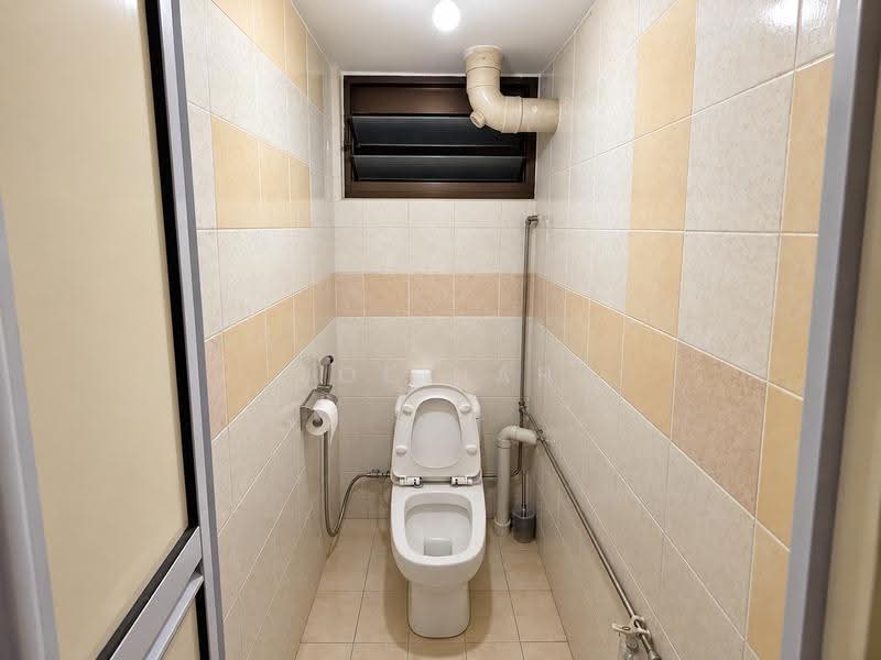 28 New Upper Changi Road, 28 New Upper Changi Road, Bedok / Upper East Coast, 2 Bedrooms, 700 sqft, HDB Flat For Sale, by Joe Nah, 500254191 - Bathroom - PropertyGuru.com.sg