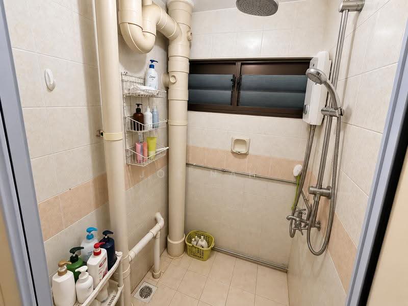 28 New Upper Changi Road, 28 New Upper Changi Road, Bedok / Upper East Coast, 2 Bedrooms, 700 sqft, HDB Flat For Sale, by Joe Nah, 500254191 - Bathroom - PropertyGuru.com.sg