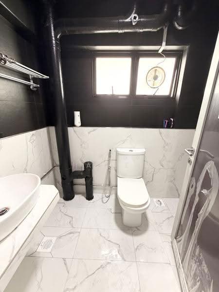 516 Jelapang Road, 516 Jelapang Road, Dairy Farm / Bukit Panjang / Choa Chu Kang, 3 Bedrooms, 1,302 sqft, HDB Flat For Sale, by Fariss Haiqel, 500254195 - Bathroom - PropertyGuru.com.sg
