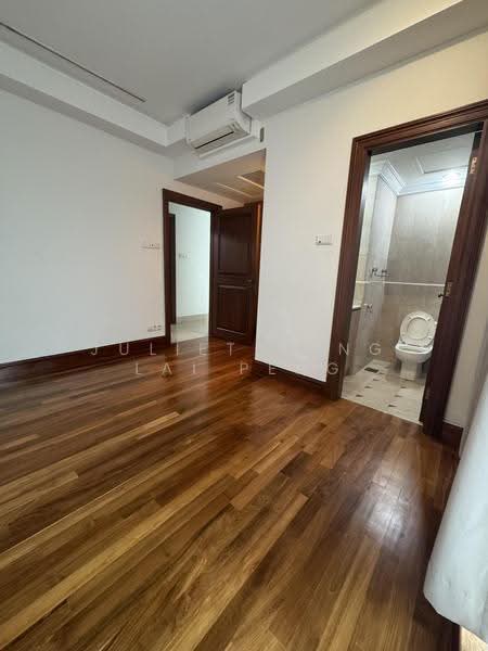 Valley Park, 473 River Valley Road, Tanglin / Holland / Bukit Timah, 3 Bedrooms, 1,356 sqft, Condominium For Rent, by Juliet Fong Lai Peng, 500254197 - Bathroom - PropertyGuru.com.sg