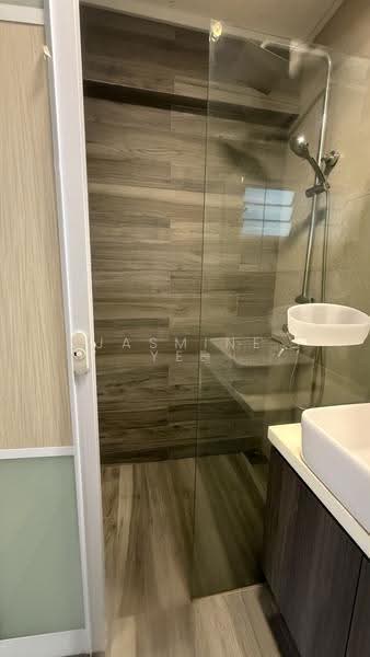 183 Bishan Street 13, 183 Bishan Street 13, Ang Mo Kio / Bishan / Thomson, 3 Bedrooms, 1,302 sqft, HDB Flat For Sale, by Jasmine Yee, 500254199 - Bathroom - PropertyGuru.com.sg