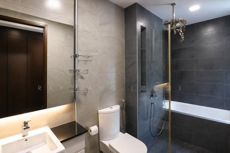 Cashew Terrace, Dairy Farm / Bukit Panjang / Choa Chu Kang, 6 Bedrooms, 4,200 sqft, Terraced House For Rent, by Ray Tang (邓叡阳), 500254215 - Bathroom - PropertyGuru.com.sg