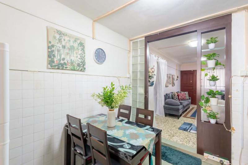 127 Ang Mo Kio Avenue 3, 127 Ang Mo Kio Avenue 3, Ang Mo Kio / Bishan / Thomson, 2 Bedrooms, 721 sqft, HDB Flat For Sale, by Sesth Shah, 500254230 - Living Room - PropertyGuru.com.sg