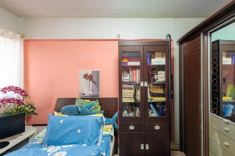 127 Ang Mo Kio Avenue 3, 127 Ang Mo Kio Avenue 3, Ang Mo Kio / Bishan / Thomson, 2 Bedrooms, 721 sqft, HDB Flat For Sale, by Sesth Shah, 500254230 - Bedroom - PropertyGuru.com.sg