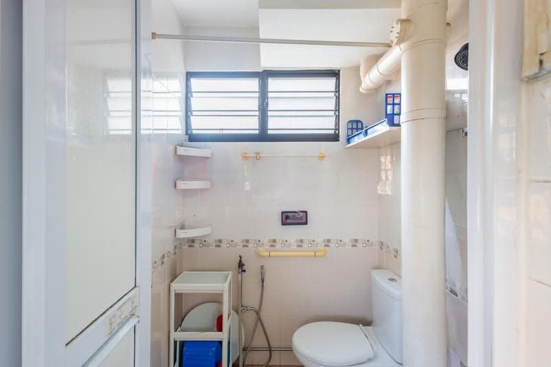 127 Ang Mo Kio Avenue 3, 127 Ang Mo Kio Avenue 3, Ang Mo Kio / Bishan / Thomson, 2 Bedrooms, 721 sqft, HDB Flat For Sale, by Sesth Shah, 500254230 - Bathroom - PropertyGuru.com.sg