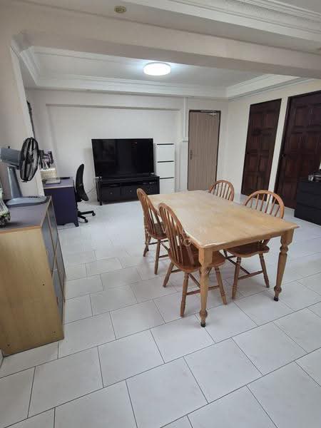 281 Bishan Street 24, 281 Bishan Street 24, Ang Mo Kio / Bishan / Thomson, Room Rental, 120 sqft, HDB Flat For Rent, by Steven Choo, 500254241 - Living Room - PropertyGuru.com.sg