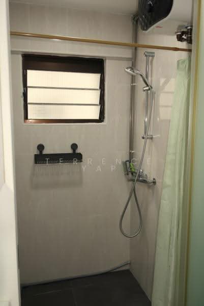 111 Lorong 1 Toa Payoh, 111 Lorong 1 Toa Payoh, Balestier / Toa Payoh, 3 Bedrooms, 710 sqft, HDB Flat For Rent, by Terrence Yap, 500254242 - Bathroom - PropertyGuru.com.sg
