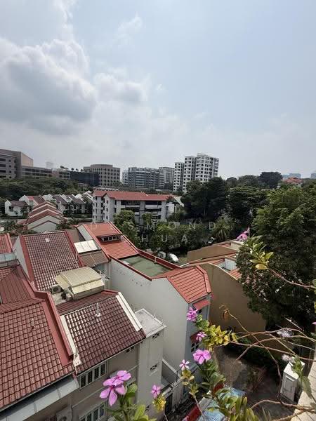Lloyd Court, 40 Lloyd Road, Orchard / River Valley, 5 Bedrooms, 2,885 sqft, Condominium For Sale, by Desmond Chua, 500254254 - Exterior - PropertyGuru.com.sg