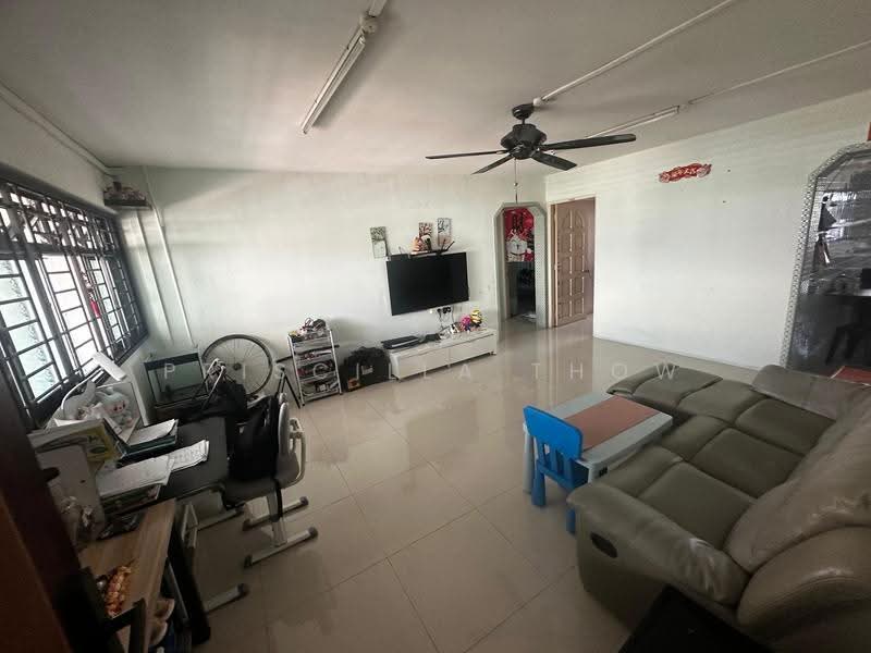 411 Ang Mo Kio Avenue 10, 411 Ang Mo Kio Avenue 10, Ang Mo Kio / Bishan / Thomson, 3 Bedrooms, 990 sqft, HDB Flat For Sale, by Priscilla Thow, 500254264 - Living Room - PropertyGuru.com.sg