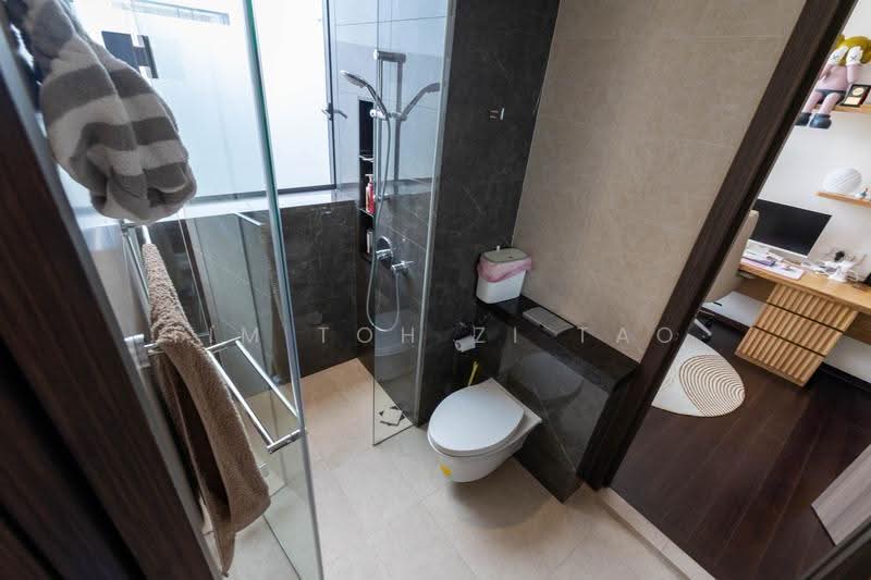 Parc Clematis, 6A Jalan Lempeng, Buona Vista / West Coast / Clementi New Town, 5 Bedrooms, 1,711 sqft, Condominium For Sale, by Tim Toh Zi Tao, 500254279 - Bathroom - PropertyGuru.com.sg
