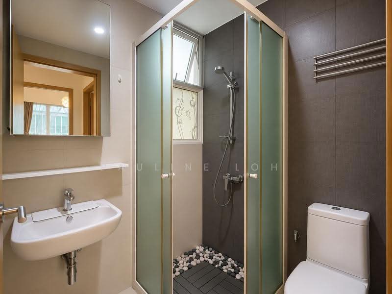 Vacanza @ East, 36 Lengkong Tujoh, Eunos / Geylang / Paya Lebar, 2 Bedrooms, 807 sqft, Condominium For Rent, by Pauline Loh, 500254303 - Bathroom 1 - PropertyGuru.com.sg