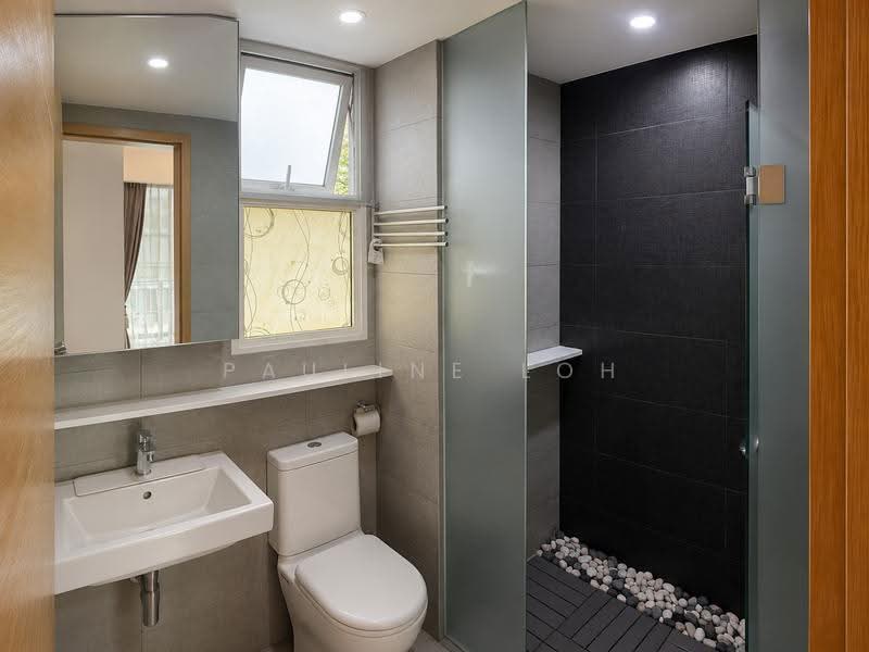 Vacanza @ East, 36 Lengkong Tujoh, Eunos / Geylang / Paya Lebar, 2 Bedrooms, 807 sqft, Condominium For Rent, by Pauline Loh, 500254303 - Master Bathroom - PropertyGuru.com.sg