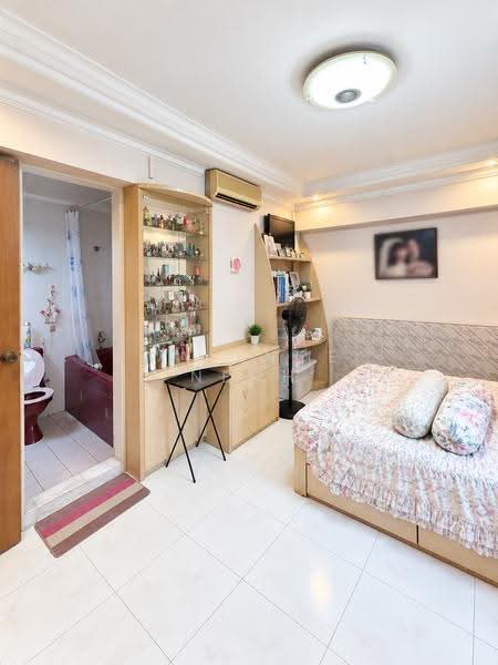 736 Woodlands Circle, 736 Woodlands Circle, Admiralty / Woodlands, 3 Bedrooms, 1,313 sqft, HDB Flat For Sale, by Valence Neoh, 500254313 - Master bath - PropertyGuru.com.sg