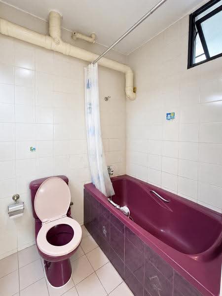 736 Woodlands Circle, 736 Woodlands Circle, Admiralty / Woodlands, 3 Bedrooms, 1,313 sqft, HDB Flat For Sale, by Valence Neoh, 500254313 - Bathroom - PropertyGuru.com.sg