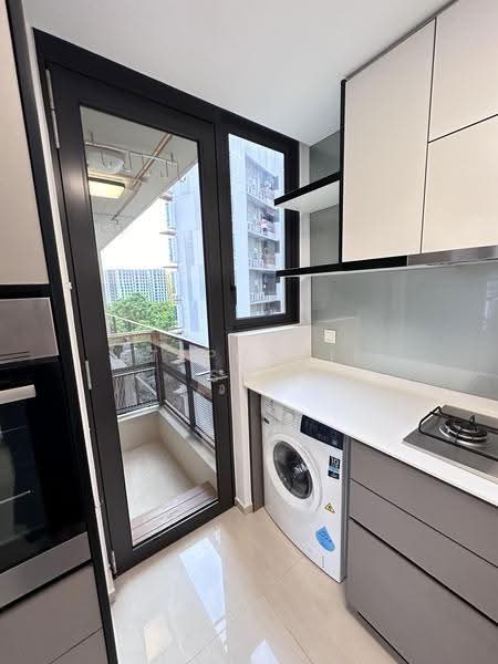 D'Nest, 131 Pasir Ris Grove, Pasir Ris / Tampines, 3 Bedrooms, 936 sqft, Condominium For Sale, by Stephanie Sim, 500254315 - Kitchen - PropertyGuru.com.sg