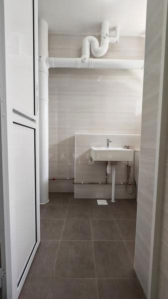 816 Jurong West Street 81, 816 Jurong West Street 81, Boon Lay / Jurong / Tuas, 3 Bedrooms, 1,163 sqft, HDB Flat For Sale, by Pamela Lim, 500254320 - Bathroom - PropertyGuru.com.sg