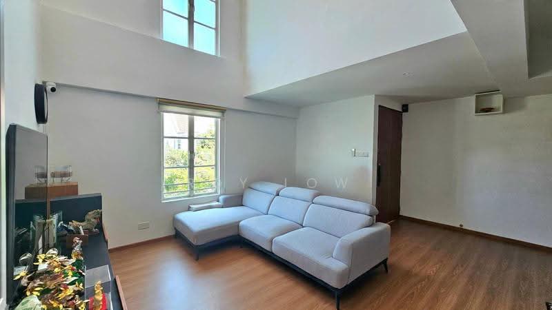 Limau Villas, Limau Terrace, Bedok / Upper East Coast, 6 Bedrooms, 3,300 sqft, Terraced House For Sale, by Roy Low, 500254327 - Living Room - PropertyGuru.com.sg