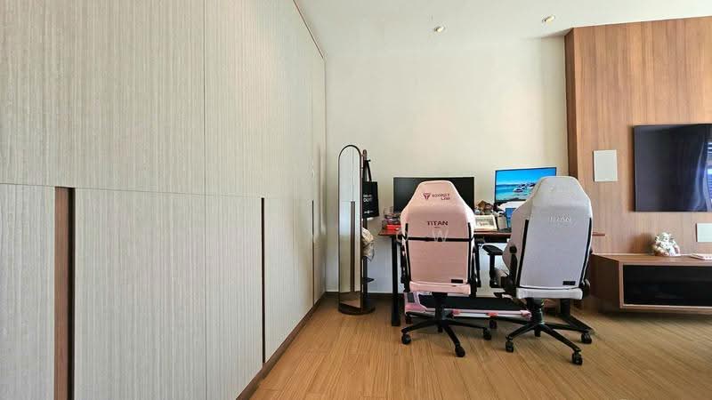 Limau Villas, Limau Terrace, Bedok / Upper East Coast, 6 Bedrooms, 3,300 sqft, Terraced House For Sale, by Roy Low, 500254327 - Study - PropertyGuru.com.sg