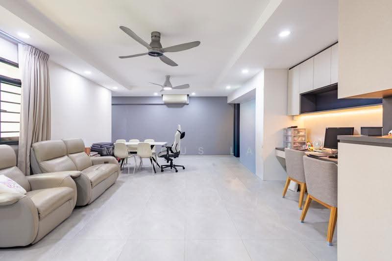 681C Jurong West Central 1, 681C Jurong West Central 1, Boon Lay / Jurong / Tuas, 3 Bedrooms, 1,238 sqft, HDB Flat For Sale, by Marcus Law, 500254332 - Living Room - PropertyGuru.com.sg